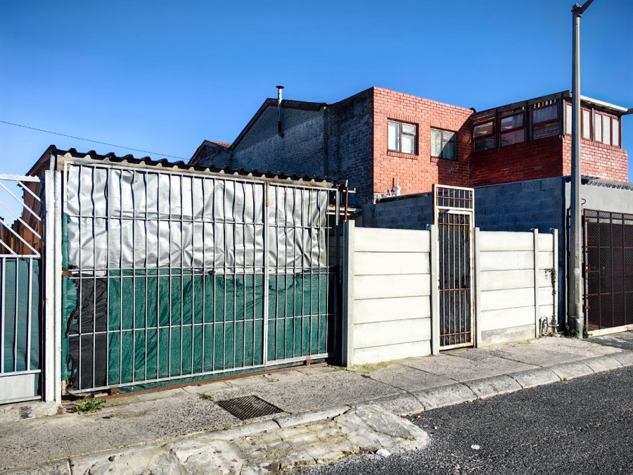 2 Bedroom Property for Sale in Lentegeur Western Cape